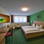 Tenner Otel
