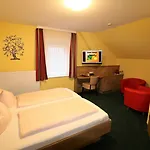 Tenner Otel Neustadt an der Weinstraße