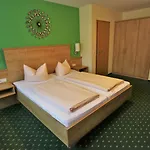 Otel Tenner 3*
