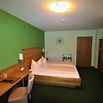 Tenner Otel