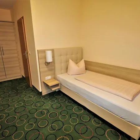 Tenner Hotel 3*