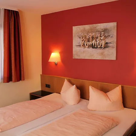 Tenner Hotel 3*