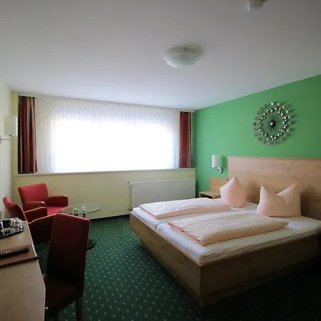 Tenner Hotel 3*